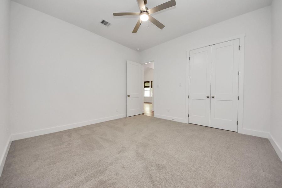 3rd bedroom, ideal for guests, kids, or extra space!