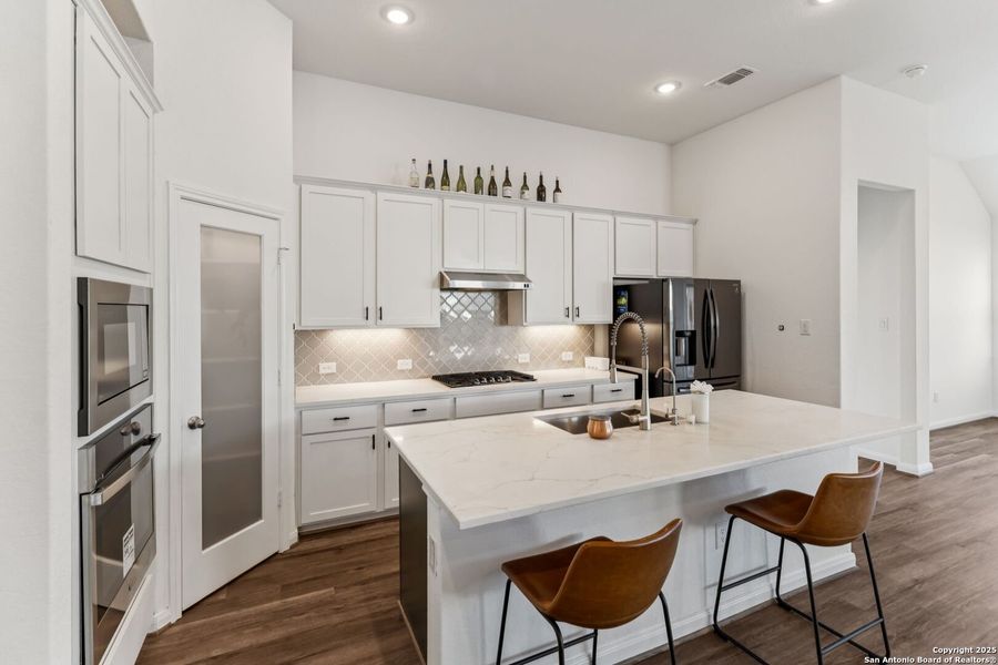Furnished interior view inside a new home in Rhine Valley, Schertz (Image 35).