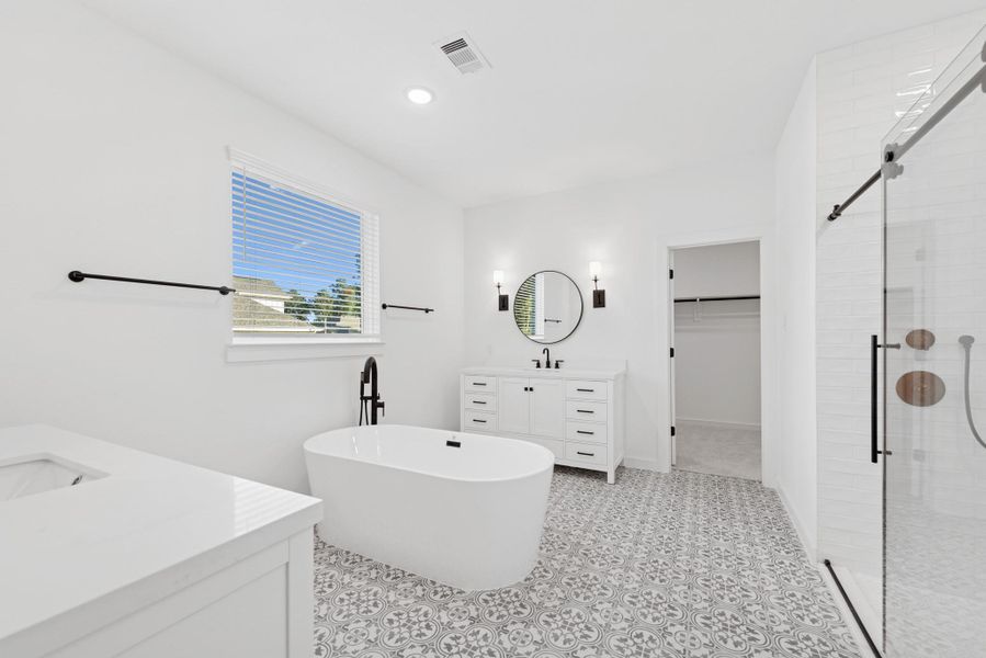 Spa-like primary bath (*Photo not of actual home and used for illustration purposes only.)