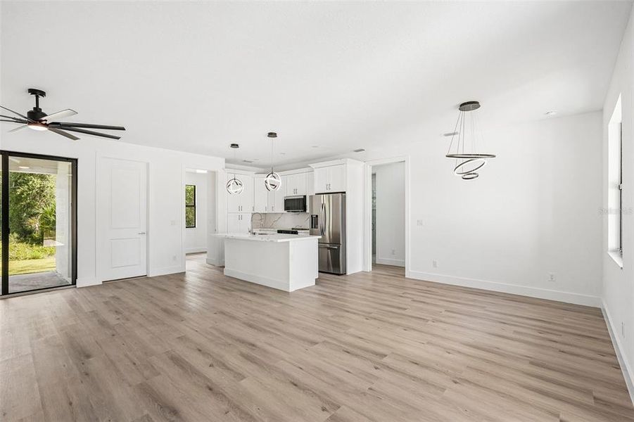 Spacious, unfurnished interior of a new home in , Port Charlotte (Image 22).