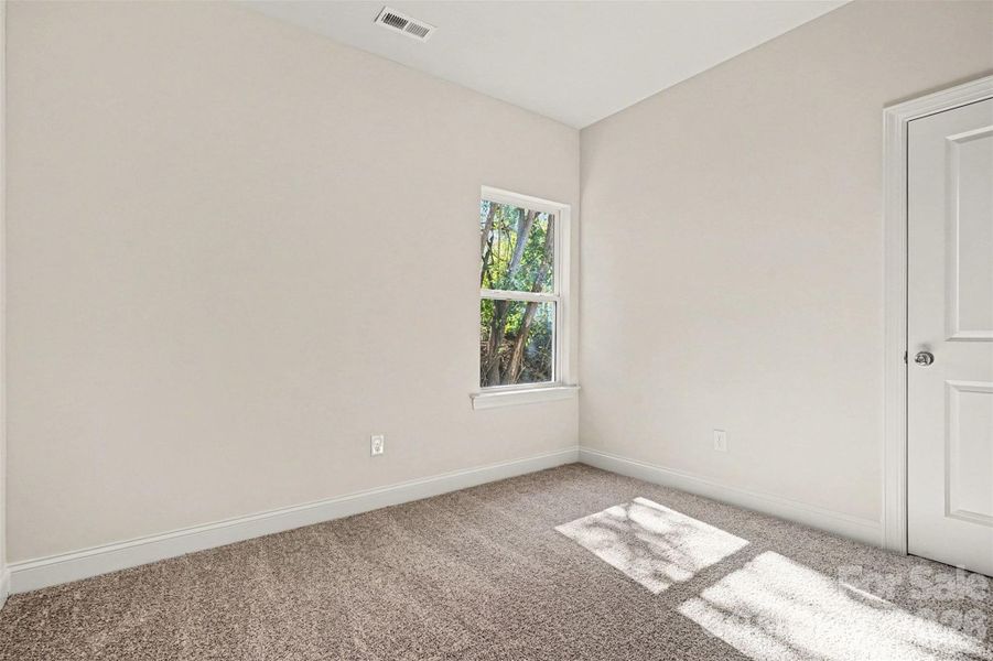 Spacious, unfurnished interior of a new home in , Monroe (Image 26).