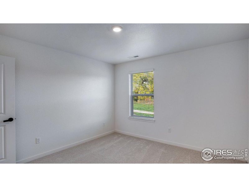Spacious, unfurnished interior of a new home in Hansen Farm, Fort Collins (Image 20).