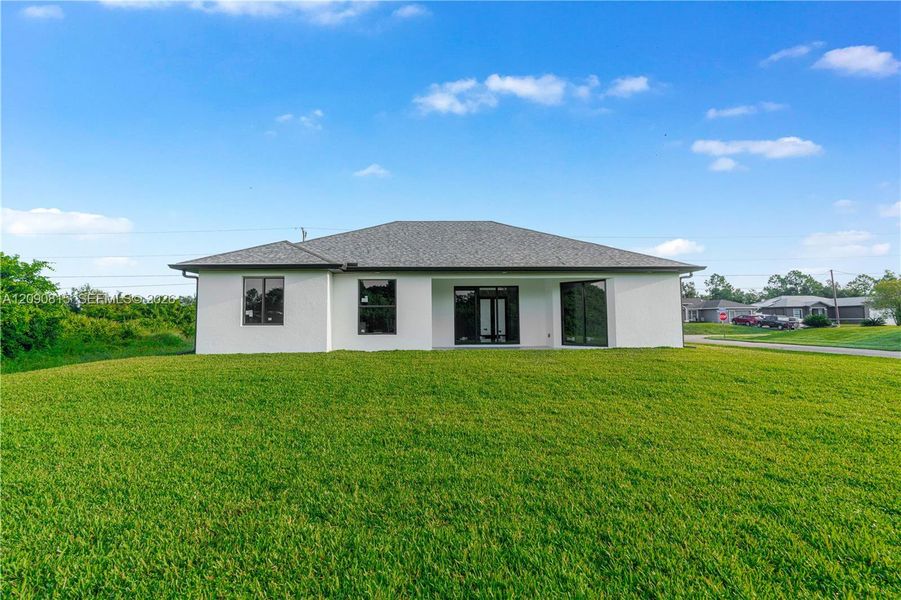 Exterior details and patio area of a home in , Lehigh Acres (Image 27).