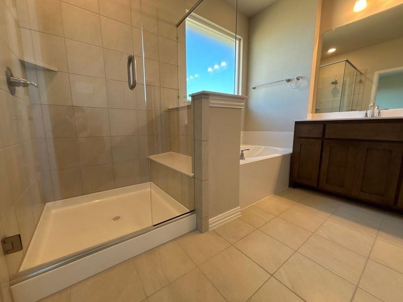 Furnished interior view inside a new home in Waterford Park, Weatherford (Image 6).