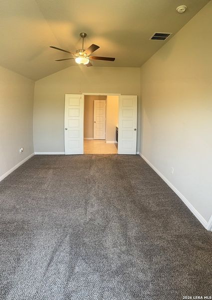 Spacious, unfurnished interior of a new home in Jordan's Ranch, San Antonio (Image 19).