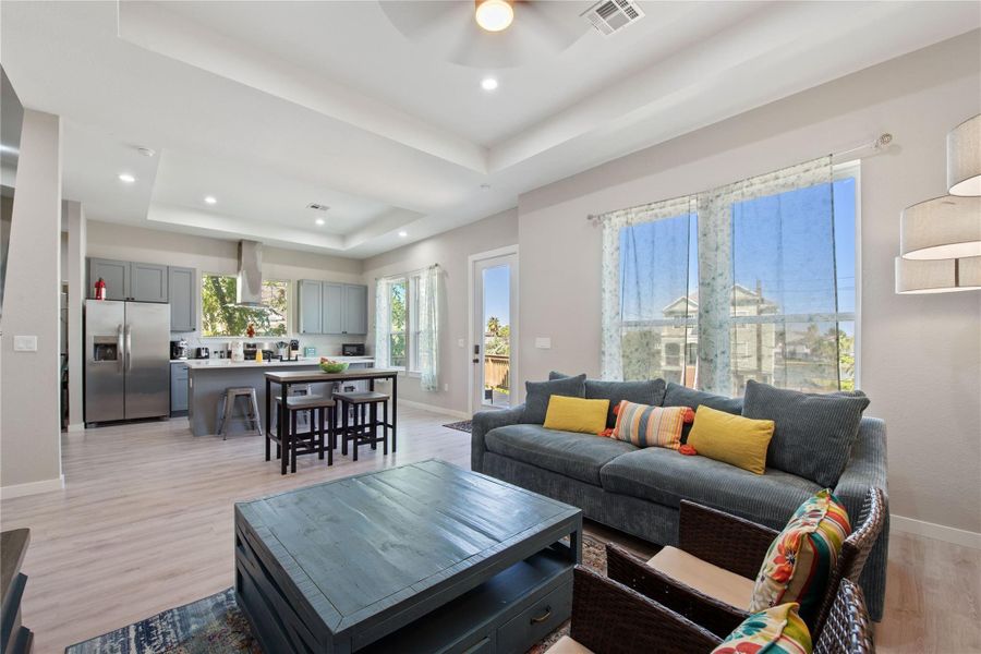 Furnished interior view inside a new home in , Kemah (Image 9).