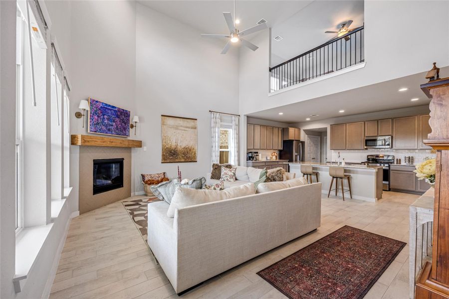 Furnished interior view inside a new home in Champions Oak, Houston (Image 7). Furnished interior view inside a new home in Champions Oak, Houston (Image 7).