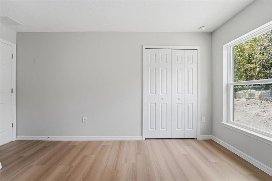 Spacious, unfurnished interior of a new home in , Eustis (Image 11).