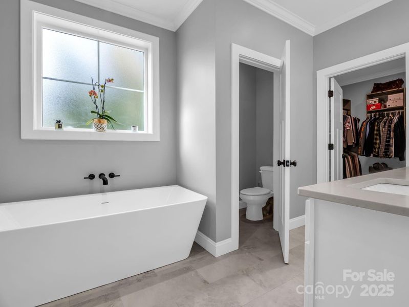 Furnished interior view inside a new home in , Columbus (Image 10).