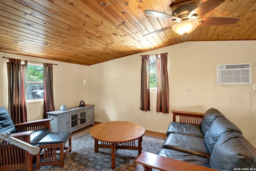 Furnished interior view inside a new home in , Bandera (Image 9).