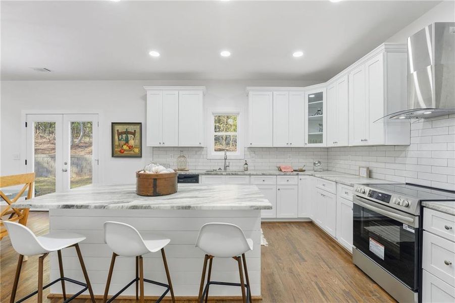 Furnished interior view inside a new home in , Villa Rica (Image 16).