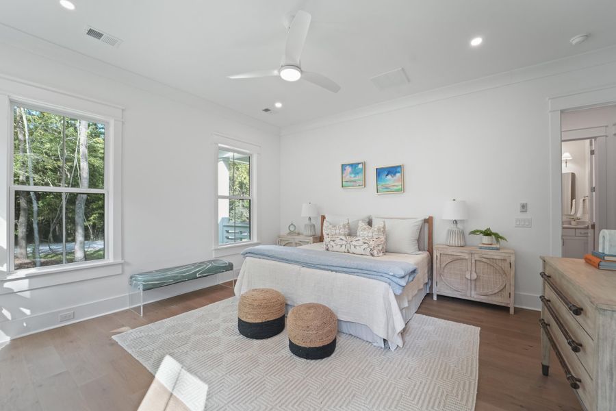 Furnished interior view inside a new home in , Hollywood (Image 41).