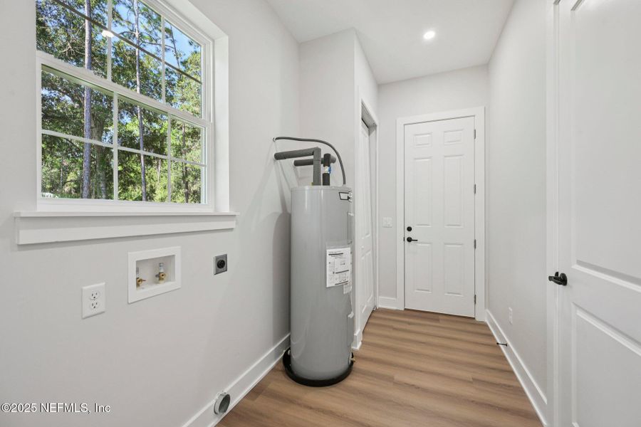 Furnished interior view inside a new home in , Palatka (Image 3).