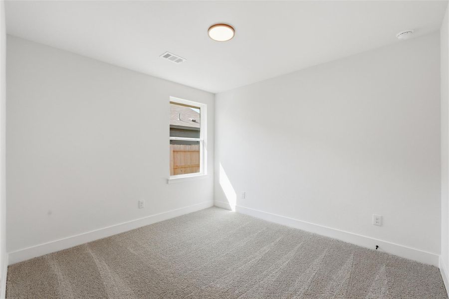 Spacious, unfurnished interior of a new home in Grand Oaks Reserve, Cleveland (Image 13).