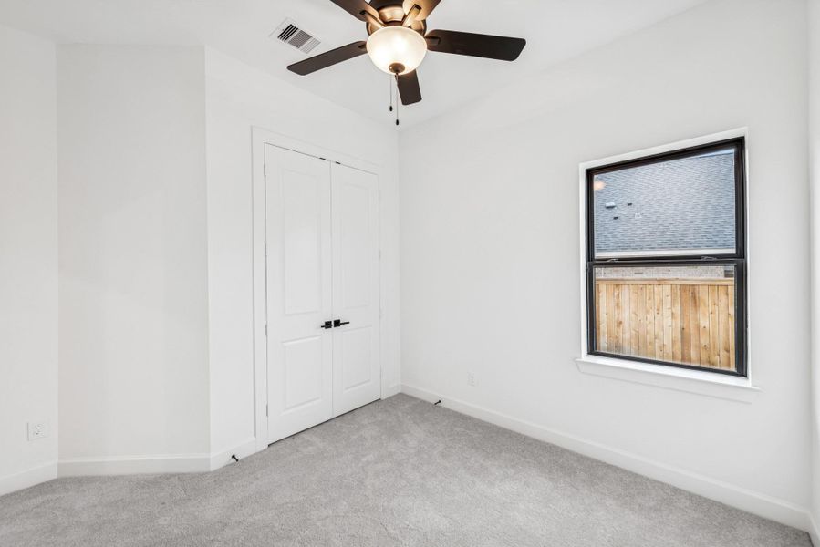 Spacious, unfurnished interior of a new home in Kresston - Enclave Collection, Montgomery (Image 35).