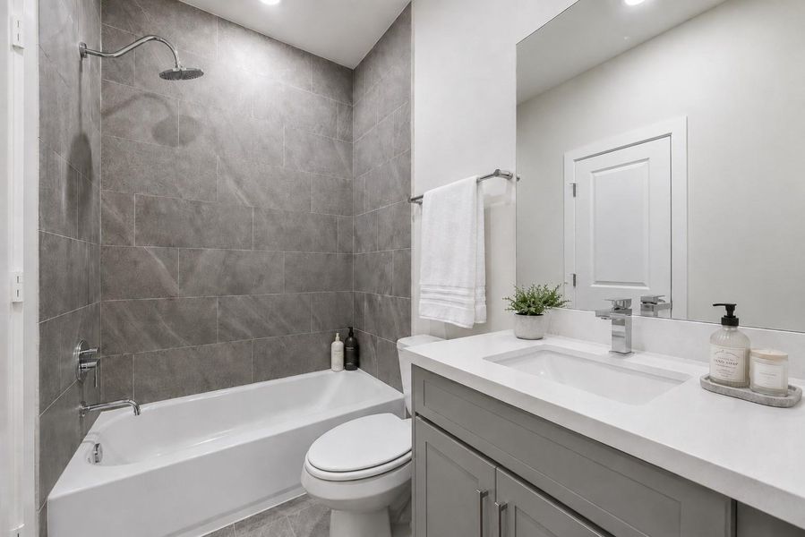 Representative photo showing the community’s model home secondary bathroom. Layout and selections may vary. Representative photo showing the community’s model home secondary bathroom. Layout and selections may vary.