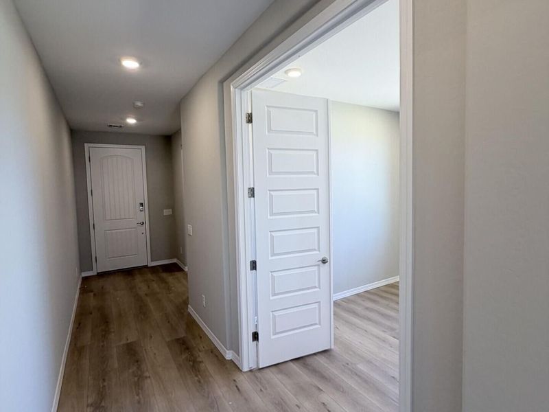 Spacious, unfurnished interior of a new home in North Ridge at Pronghorn Ranch, Prescott Valley (Image 8). Spacious, unfurnished interior of a new home in North Ridge at Pronghorn Ranch, Prescott Valley (Image 8).