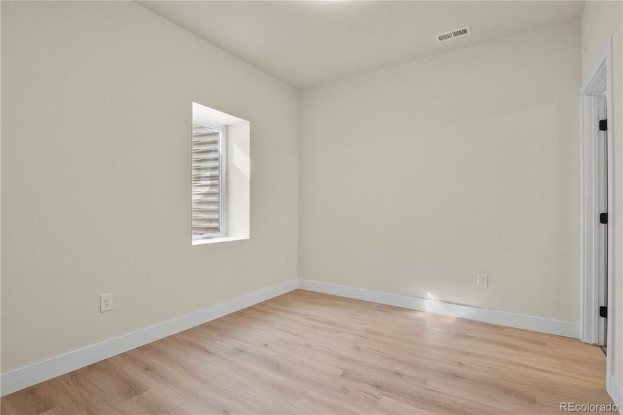 Spacious, unfurnished interior of a new home in , Colorado Springs (Image 19).
