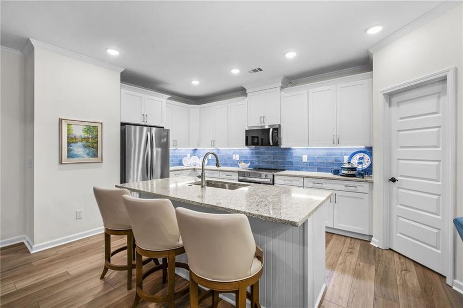 Furnished interior view inside a new home in , Waleska (Image 20).