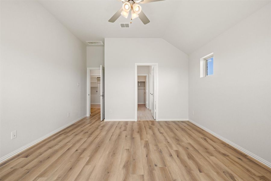 Spacious, unfurnished interior of a new home in River Ranch, Dayton (Image 27).