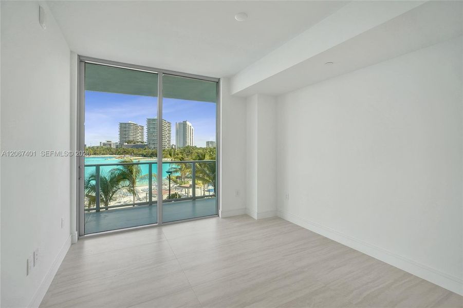 Spacious, unfurnished interior of a new home in , Miami (Image 26).