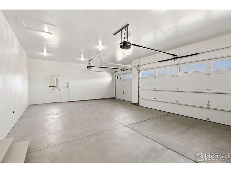 Spacious, unfurnished interior of a new home in Harvest Ridge, Berthoud (Image 22).