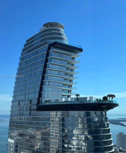 Condo located in Miami, FL showcasing its design and architecture (Image 10).