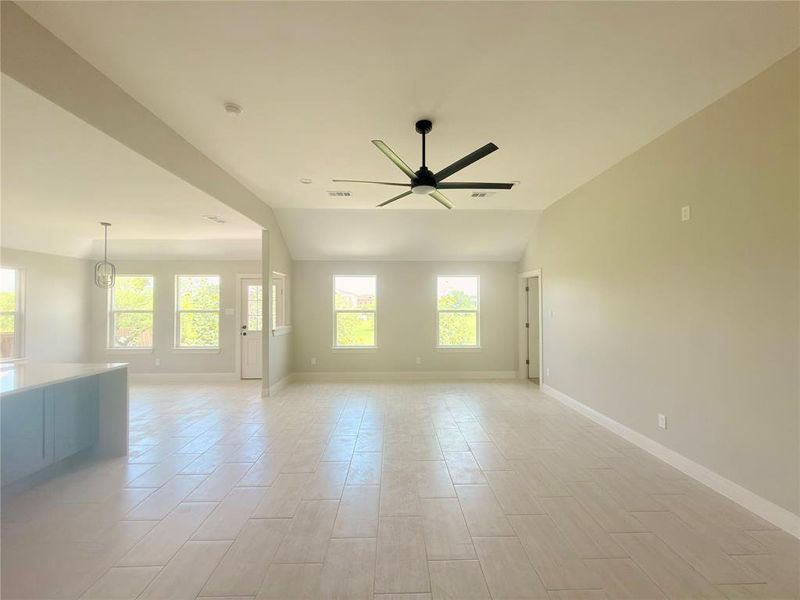 Spacious, unfurnished interior of a new home in , Mineral Wells (Image 9).