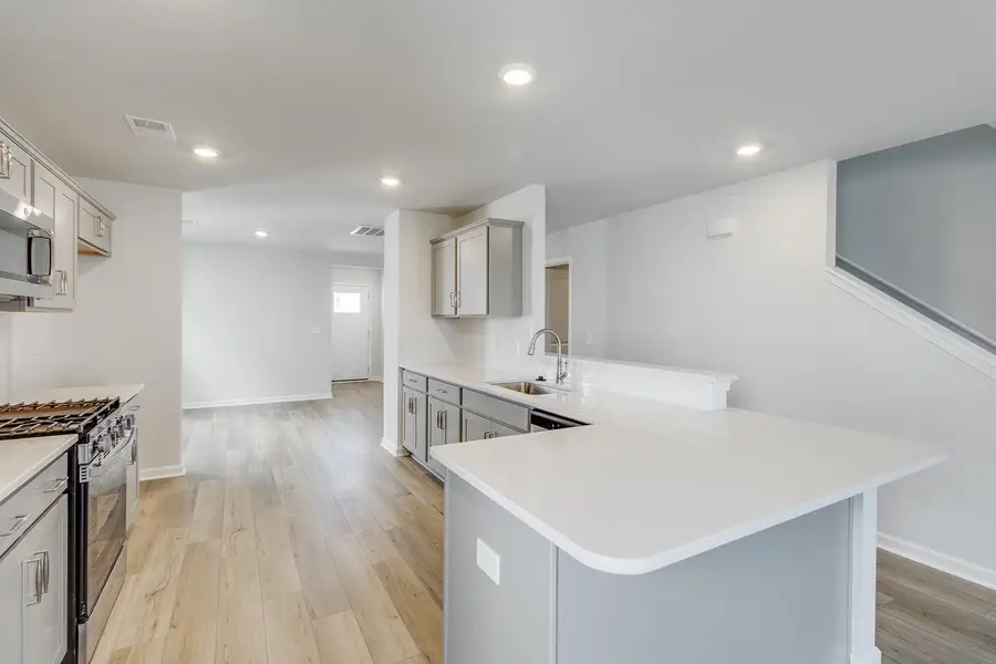 Furnished interior view inside a new home in Winston Point, Gilbert (Image 10).