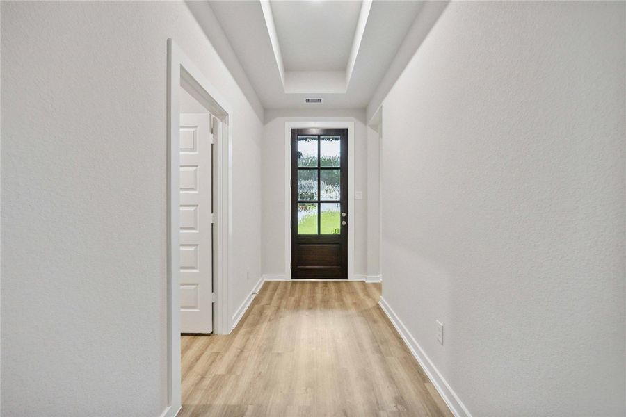 Spacious, unfurnished interior of a new home in Deer Pines, Conroe (Image 18).