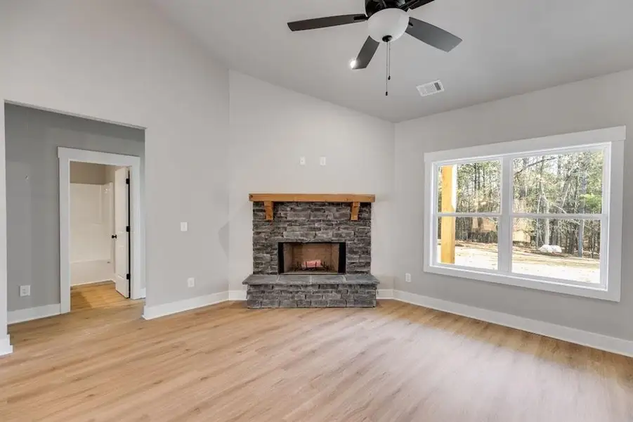 Spacious, unfurnished interior of a new home in , Cedartown (Image 26).
