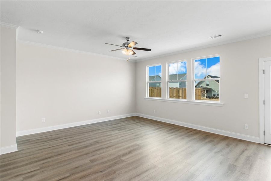 Spacious, unfurnished interior of a new home in Windsor, North Augusta (Image 11).