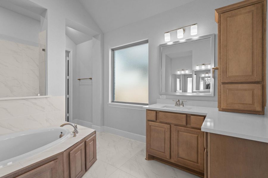 Furnished interior view inside a new home in Valencia 70', Manvel (Image 10).