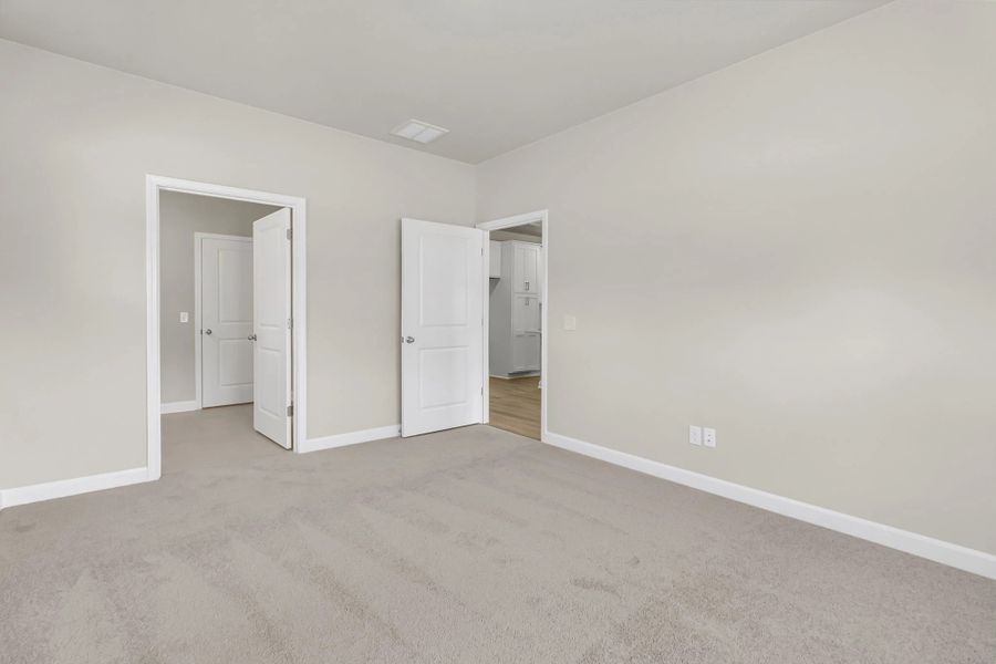 Spacious, unfurnished interior of a new home in Hammock Walk at Nexton, Summerville (Image 14).