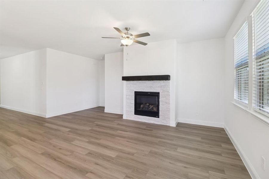 Spacious, unfurnished interior of a new home in Ashford Park - Texana Series, Corinth (Image 27).