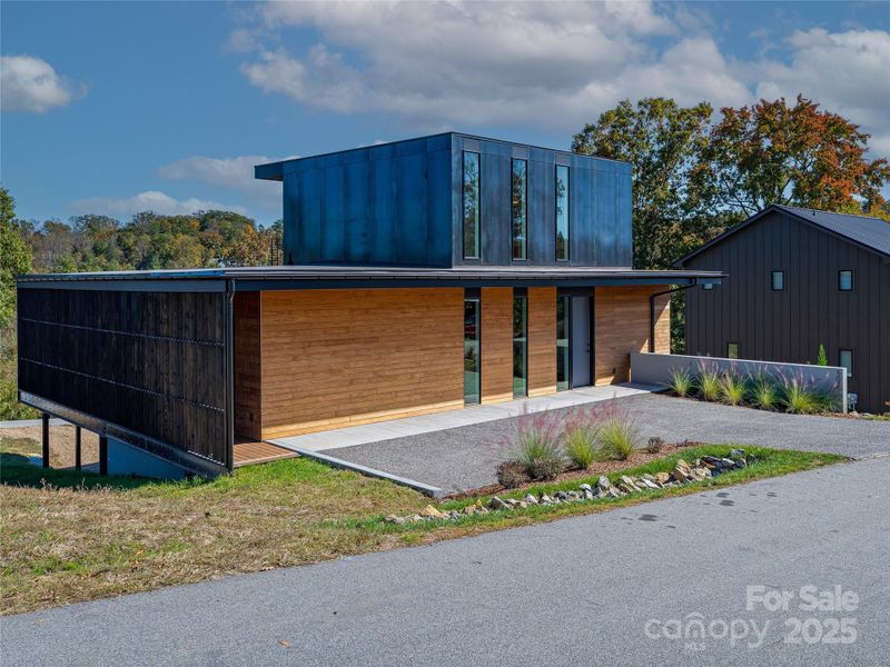 Image 28 of a home in .