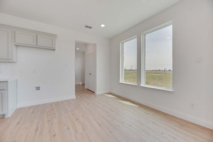 Spacious, unfurnished interior of a new home in Elevon, Lavon (Image 7).