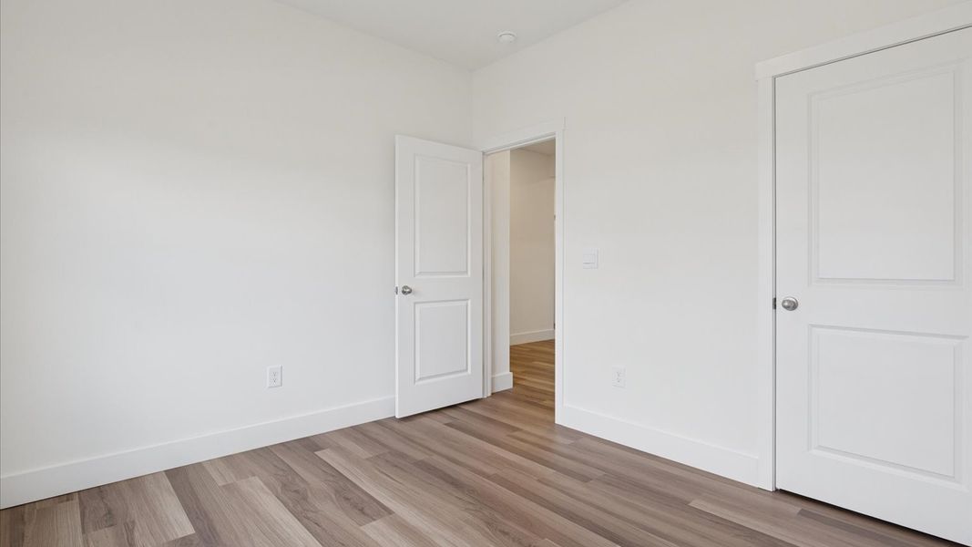 Spacious, unfurnished interior of a new home in Millstone Village, Morristown (Image 17).