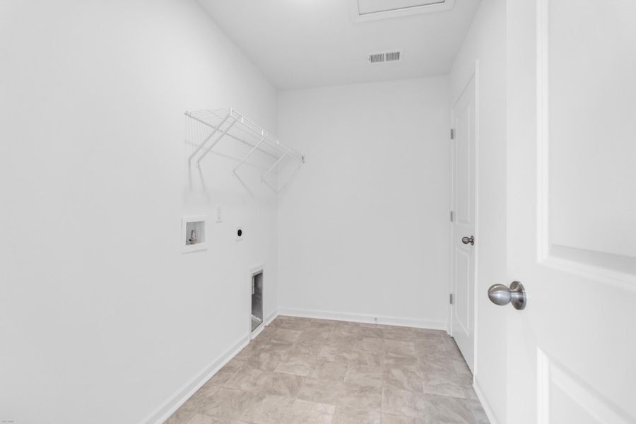 Spacious, unfurnished interior of a new home in , Ravenel (Image 30).