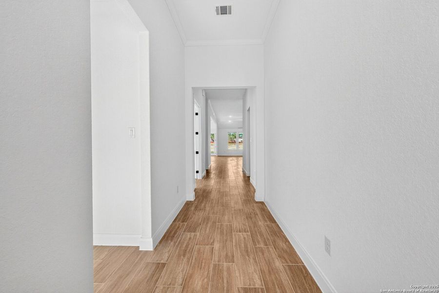 Spacious, unfurnished interior of a new home in Preserve at Annabelle Ranch, San Antonio (Image 38).