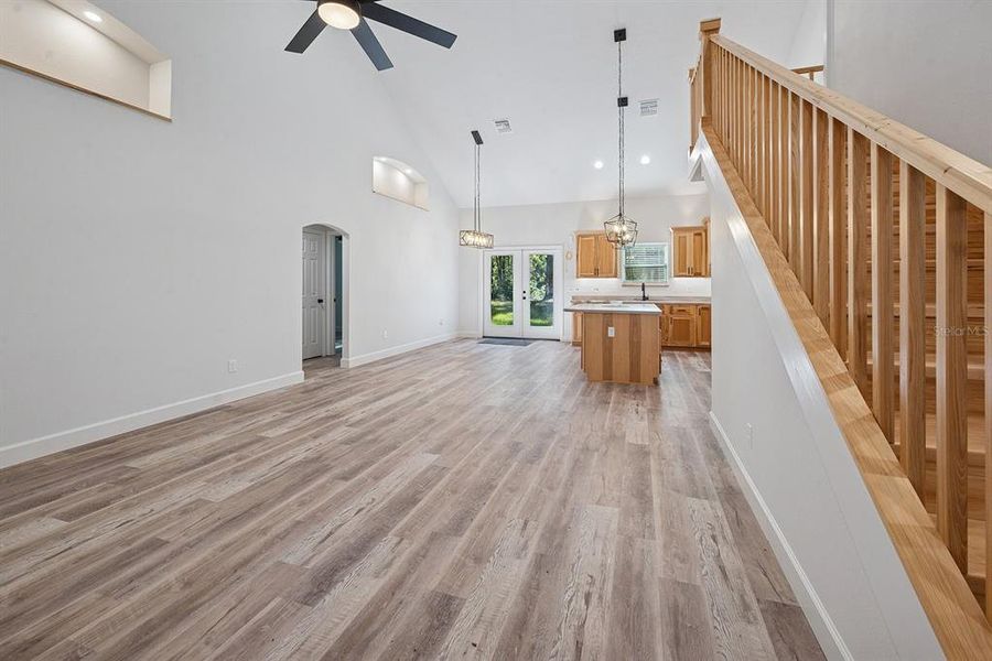 Spacious, unfurnished interior of a new home in , Bell (Image 18).