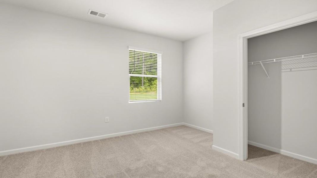 Spacious, unfurnished interior of a new home in Oakleigh Glen, Dallas (Image 15).