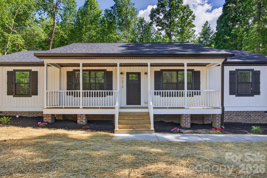 Exterior details and patio area of a home in , Randleman (Image 28).
