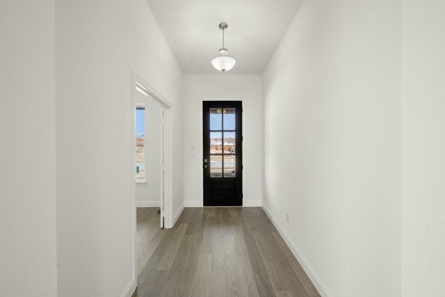 Spacious, unfurnished interior of a new home in Stone Eagle, Azle (Image 15).