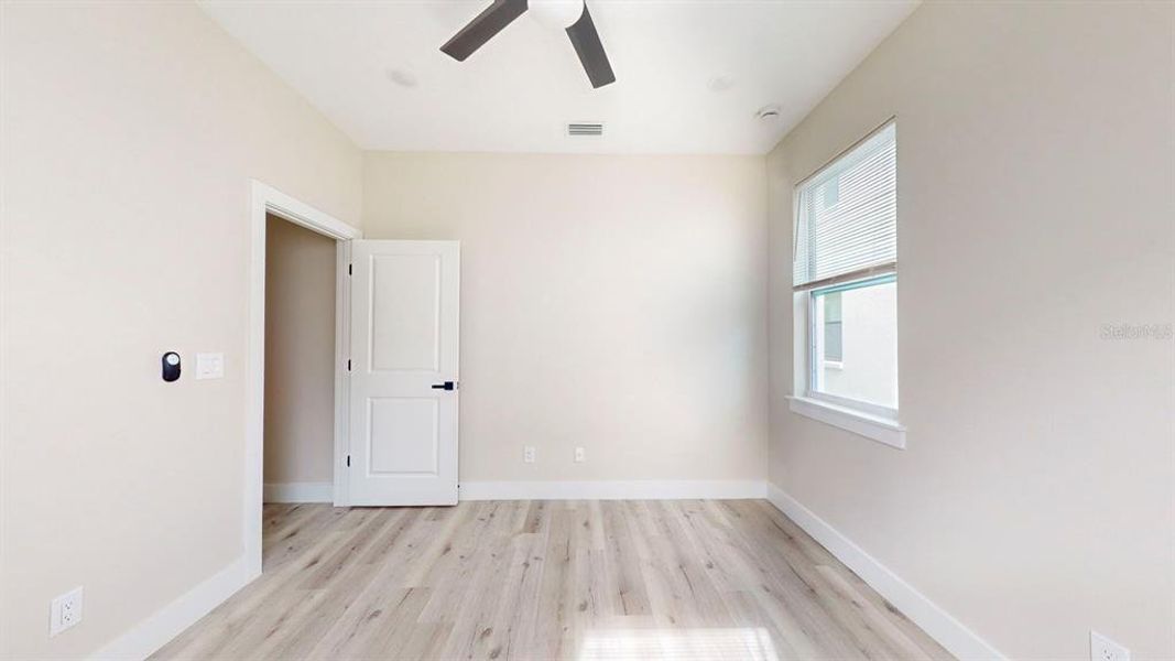 Spacious, unfurnished interior of a new home in , St. Petersburg (Image 51).