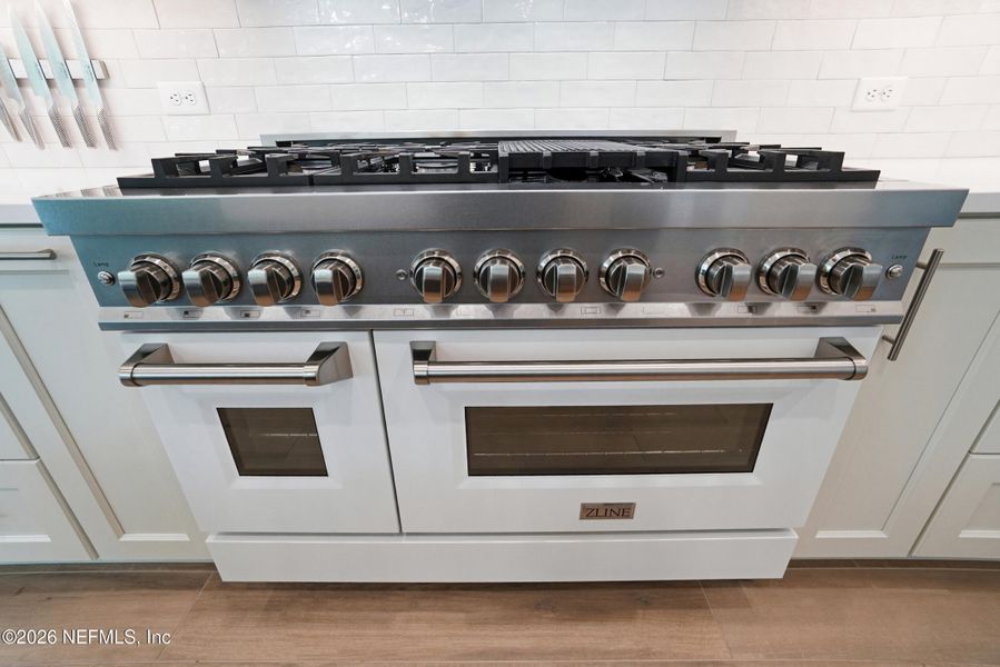 Close-up of interior finishes inside a home in Tamaya, Jacksonville (Image 21).