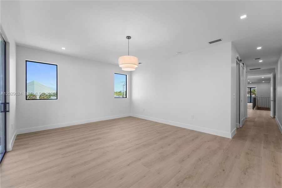 Spacious, unfurnished interior of a new home in , Miami (Image 46).