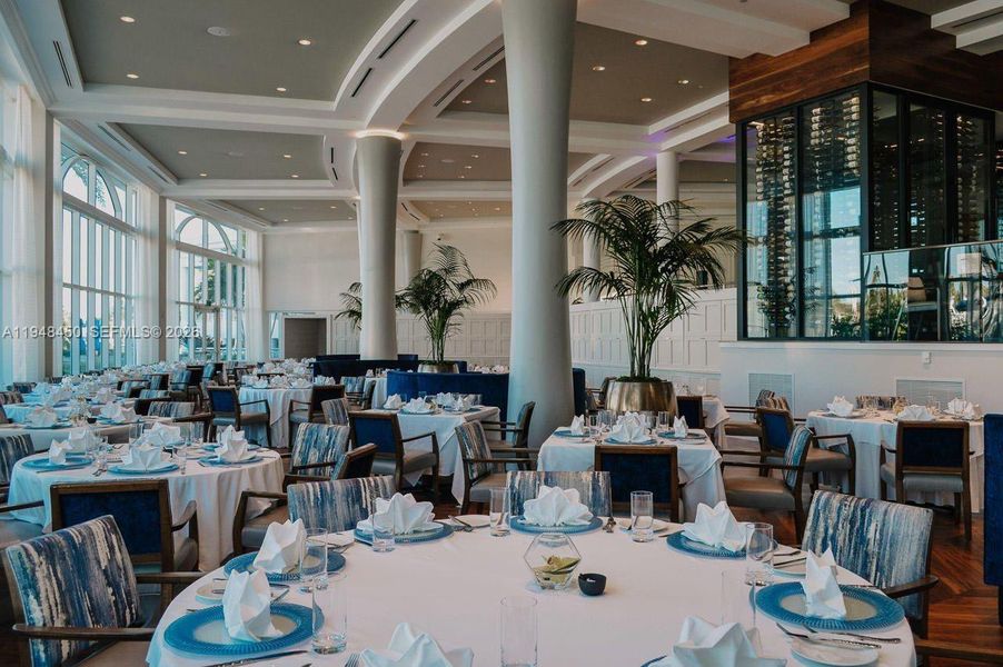 Club Restaurant