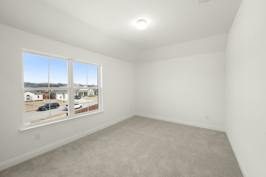 Spacious, unfurnished interior of a new home in Stone Eagle, Azle (Image 29).