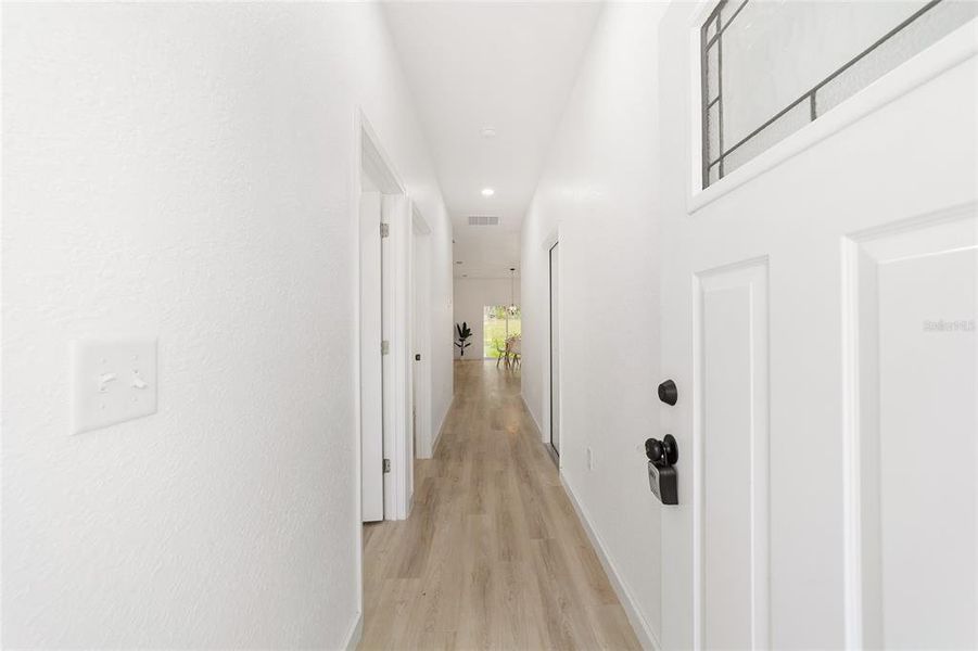 Spacious, unfurnished interior of a new home in , Ocala (Image 20).